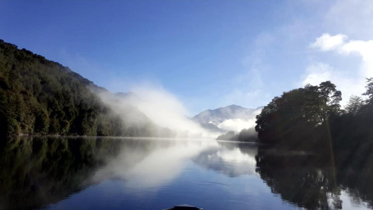 Cabanas Nutrias Patagonicas Puelo River Exteriér fotografie